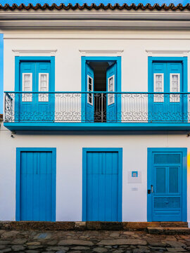 Casas antigas do centro hist&oacute;rico colonial de Paraty, Rio de Janeiro, Brasil