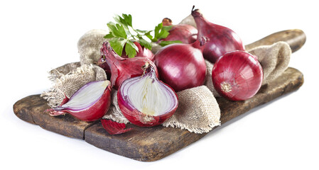 Cebula czerwona ekologiczna na desce © Jolaya