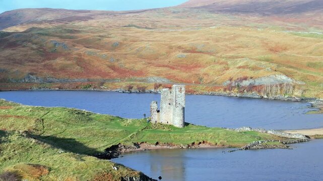 Ardvreck Castle, a ruined 16th Century castle on the shores of Loch Assynt, Sutherland, Highlands, Scotland, UK