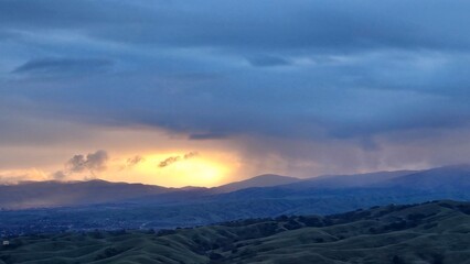 Obraz premium sunset in the mountains