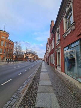 Strasse und B&uuml;rgersteig in Potsdam, Brandenburg