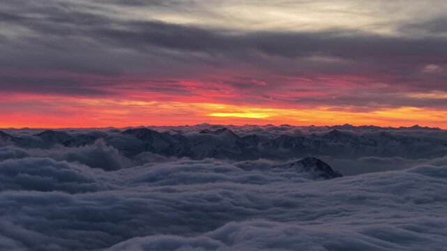 Nebelmeer S&uuml;df&ouml;hn Sonnenuntergang Hochschwab Gebiet Alpen Zeitraffer Querformat