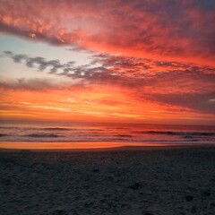 Fototapeta premium Morning twilight on a deserted beach