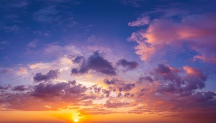 Fototapeta premium 夕焼け空の幻想的な風景