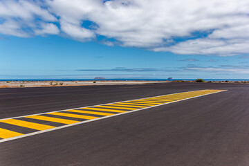 Fototapeta premium Islas Dahpne Mayor y Daphne Menor vistas desde la isla Baltra, Galápagos, Ecuador.