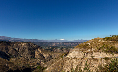Volcán Cotopaxi visto desde el norte de la provincia de Pichincha, Ecuador.
