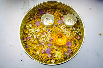 golden yin yang symbol