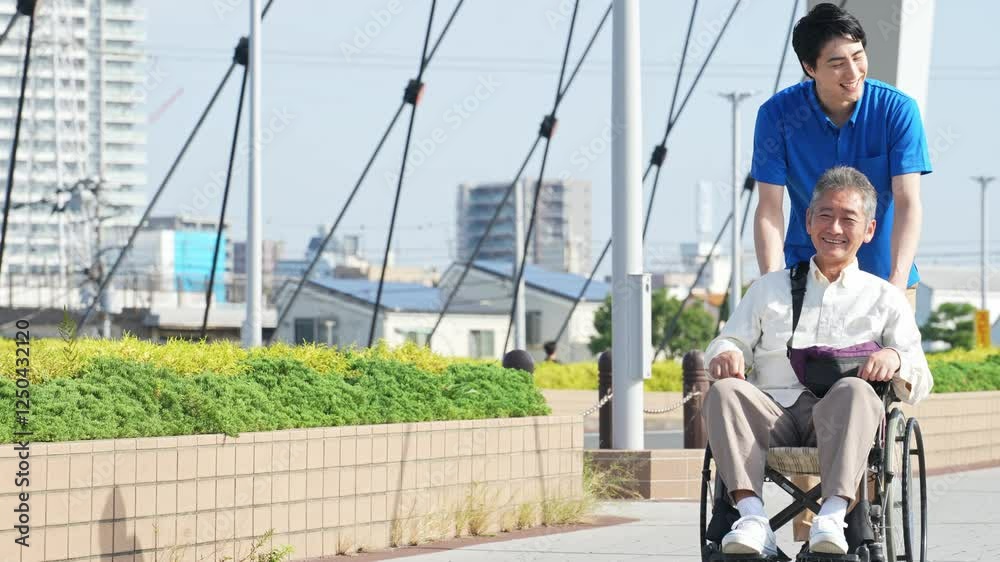 Leinwandbilder 介護、車椅子、シニア、散歩、介護士、外出、ヘルパー、高齢者、お年寄り、街、笑顔、都市、社会、ウェルネス、福祉、ケアスタッフ、スタッフ、介助、老後、介護福祉士、橋、道路、歩道、バリアフリー、障害者、障害、ホームヘルパー、屋外、サービス、サポート、訪問、介護員、自立支援、リハビリ、健康、ヘルスケア、デイサービス、老人ホーム、付き添い、施設、青空、ポジティブ、元気、明るい、リラックス、男性、日本人、歩く