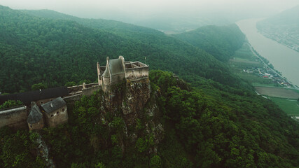Obraz premium Aerial view of Aggstein Castle - Austria Aggstein sits high above the Danube, with a fantastic view of the World Cultural Heritage site of Wachau