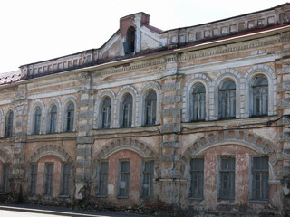 Flour Gostiny Dvor in Rybinsk before restoration