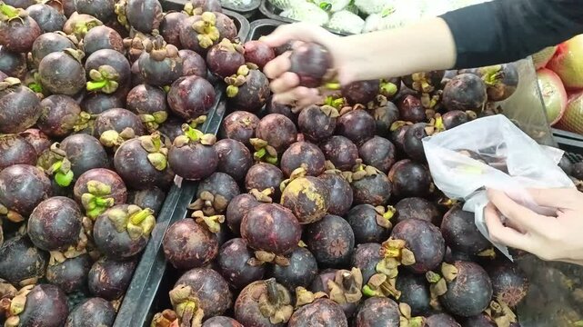 Mangosteen fruit has a very sweet and refreshing taste.