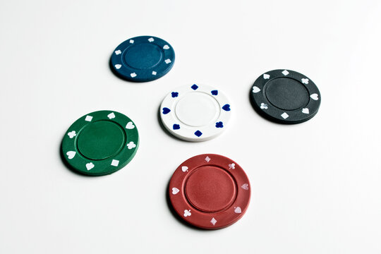 Pokerchips zijn fiches die staan voor geld en worden 'gekocht' door de spelers en tijdens het spel ingelegd.