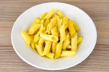 Macaroni Salad with red bell pepper, onion, celery, gherkins and mayonnaise dressing.Traditional Italian pasta with vegetables and creamy cottage cheese in a bowl. Fettuccini, alfredo makarna.
