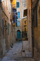 valletta isola, scorcio strada scale balconi  malta, 