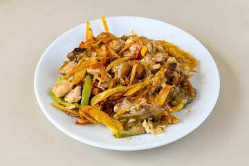 Sauteed chicken with carrots and peas ( Turkish ; Tavuk Sote ) Kori soslu, Kremali Mantarli, Meksika usulu tavuk.