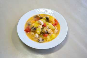 Sauteed chicken with carrots and peas ( Turkish ; Tavuk Sote ) Kori soslu, Kremali Mantarli, Meksika usulu tavuk.