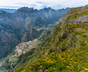 Obraz premium Scenic panoramic view from Miradouro do Paredao on a summer morning, Madeira island, Portugal.