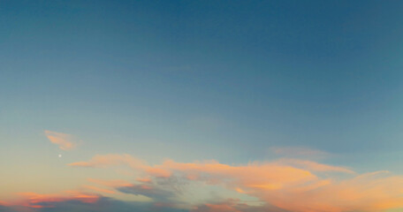 Cae la tarde