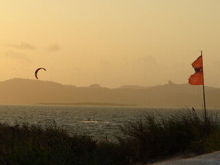 Atardecer a orillas de la playa