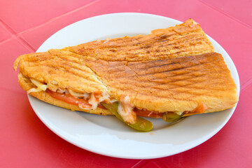 Turkish karisik atom Ayvalik tost ( kasarli bazlama tost) . Sucuklu, Kasarli, kavurmali karisik...