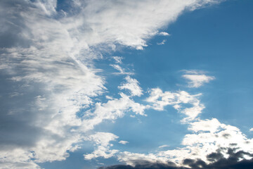 Naklejka premium clouds in the sky waning light