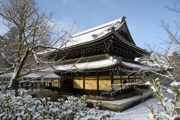 Obraz premium 雪の南禅寺 法堂 京都市左京区