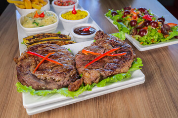 Almoço Executivo ou Jantar em restaurante com comidas variadas