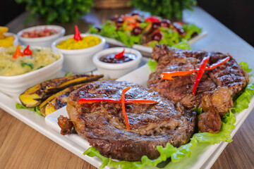 Prato Executivo com carne e salada