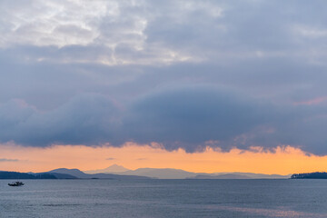 Scenic Ocean View at Sunset with Dramatic Sky and Horizon