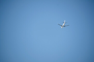 上空の飛行機