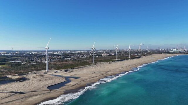 茨城県神栖市にある日川浜海水浴場付近の風力発電を撮影しました。