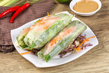 Vietnamese spring roll with prawn and salad