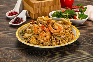 Vietnamese fried rice with prawn and squid Kom Ran