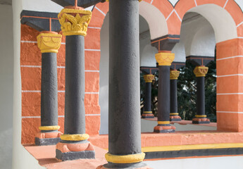 Detail der Zwerggalerie an der Doppelkirche in Bonn-Schwarzrheindorf