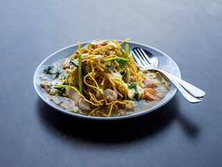 Noodle Stir-Fry with Vegetables and Chicken