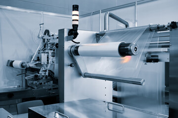 Industrial machine for producing and printing polyethylene bags and packaging for food and...