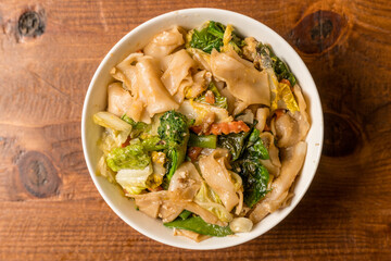 stir fried rice noodles with vegetables