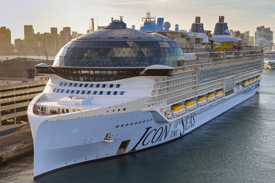 Miami, Florida, USA - 4 January 2025: Front view of the world's biggest cruise ship, the Icon of the Seas. The ship is operated by RCI, Royal Caribbean International.