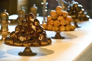 Profiteroles  au chocolat et choux à la crème