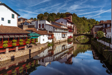 Saint-Jean-Pied-de-Port  houses on the river