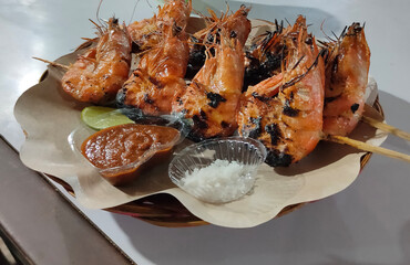 Fresh seafood at Gili T night market