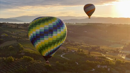 palloncino, mongolfiera, che vola, viaggiare, volo, colorato, cielo, avventura, libertà, azzurro,...