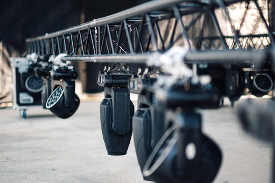 Lighting equipment hanging on a truss system