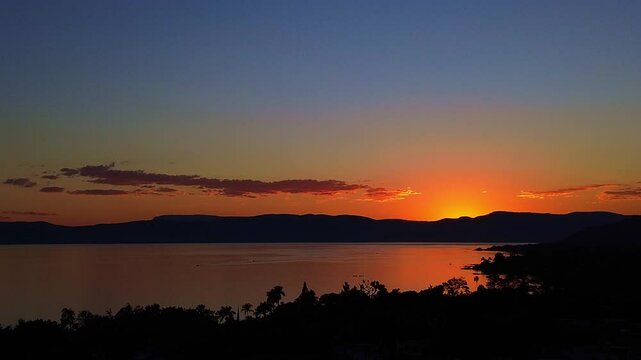 Atardecer en Ajijic municipio de Chapala, Jalisco. 
Lago de Chapala, tomada desde el Malec&oacute;n de Ajijic.