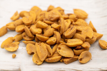 Roasted peanuts with red chili pepper