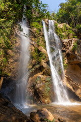 Obraz premium waterfall in the forest
