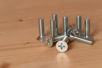 組み立てるときに使うネジ