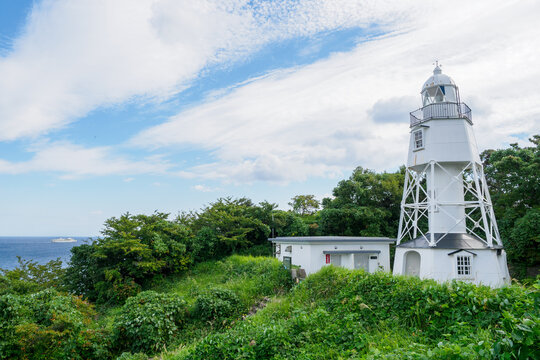 佐渡島（さどがしま）の姫埼灯台。日本最古の鉄造りの灯台
