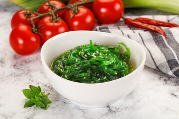 Gourmet chuka salad with sesame