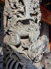 Naklejka premium Stone Carved Dragon Pillar in Taiwan Temple